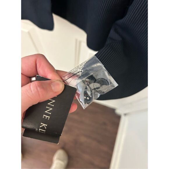 Anne Klein NWT Black Pinstripe Two- Button Blazer, Sz 12, MP $325 - Picture 5 of 9